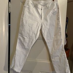 Loft curvy skinny white jeans with fun hem